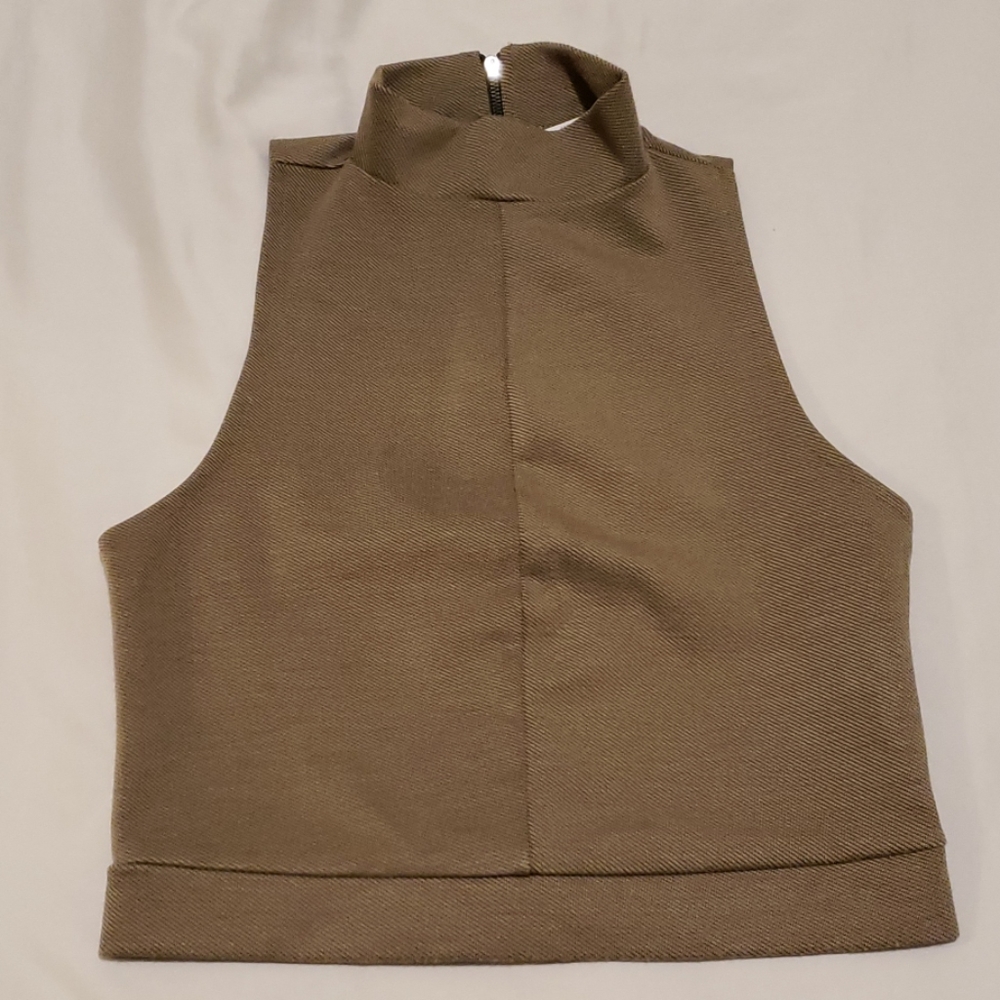 OLIVE GREEN TURTLE NECK CROP TOP